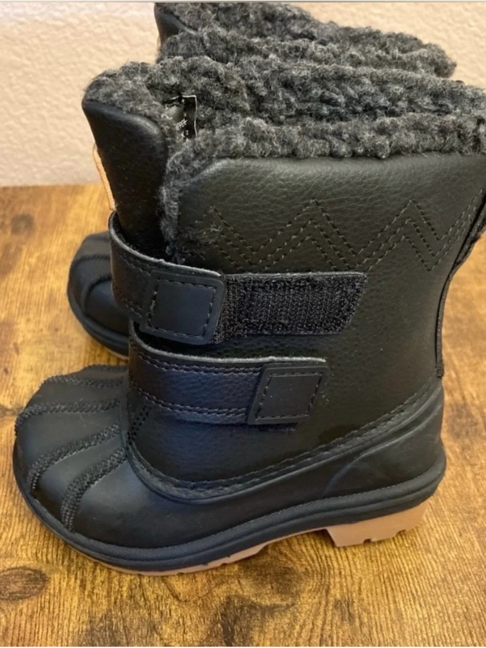 Cat & Jack Waterproof Winter Boots. Color Black size 5 Toddlers NEW